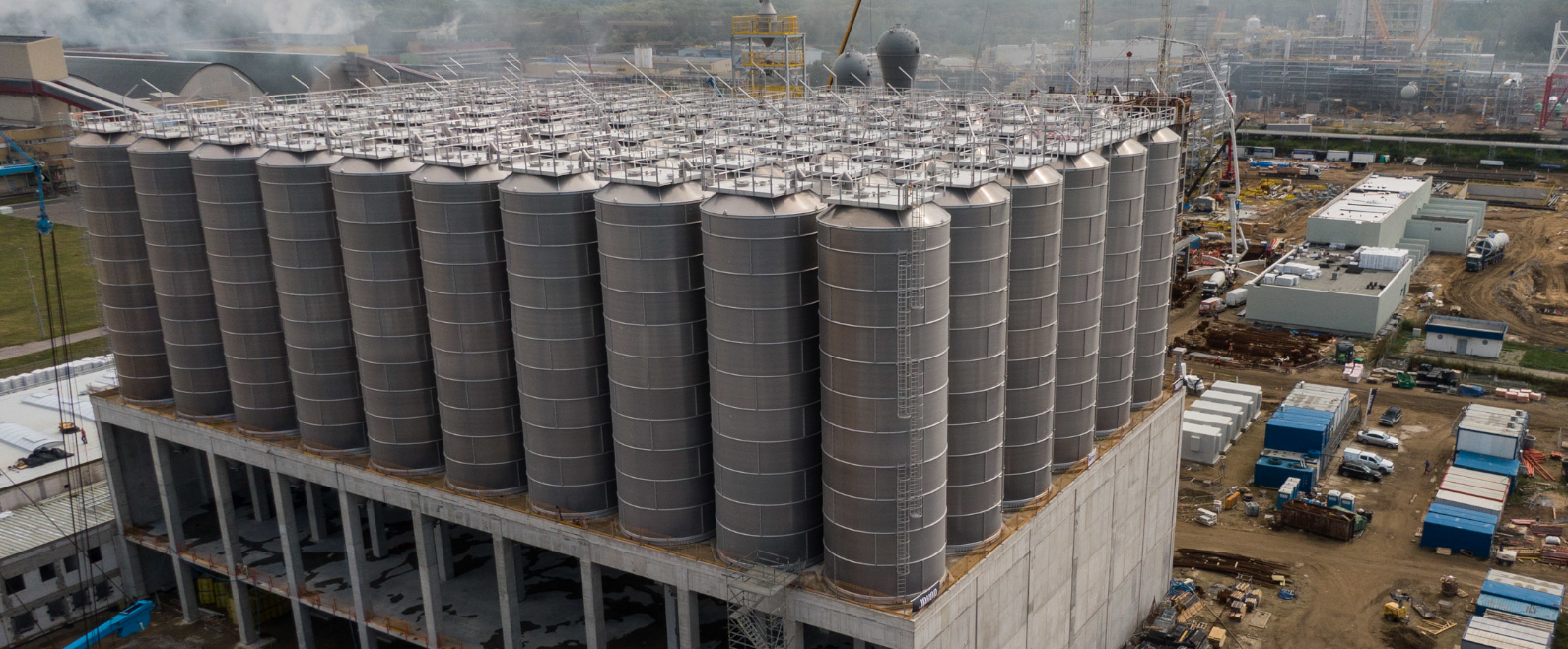 The assembly of 60 storage silos has been completed